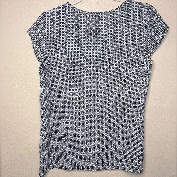 ☀️The Limited Blue Geometric Short Sleeve Blouse - Picture 3 of 5
